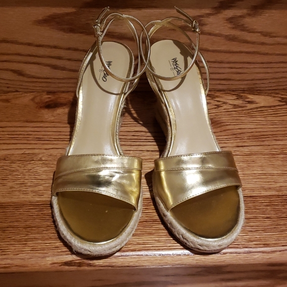 Mossimo Supply Co. Shoes - Mossimo gold wedges